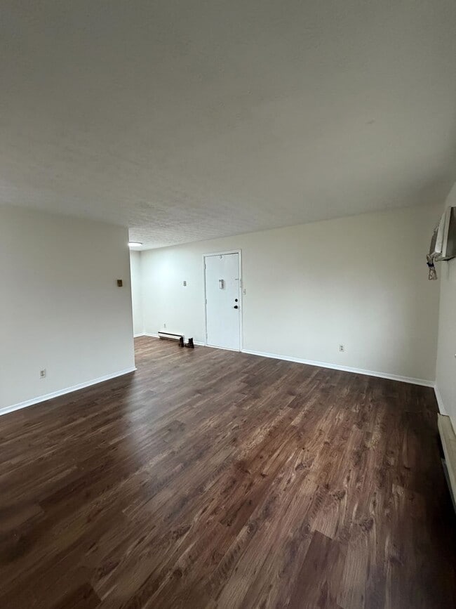 Building Photo - 64 W Neff Ave