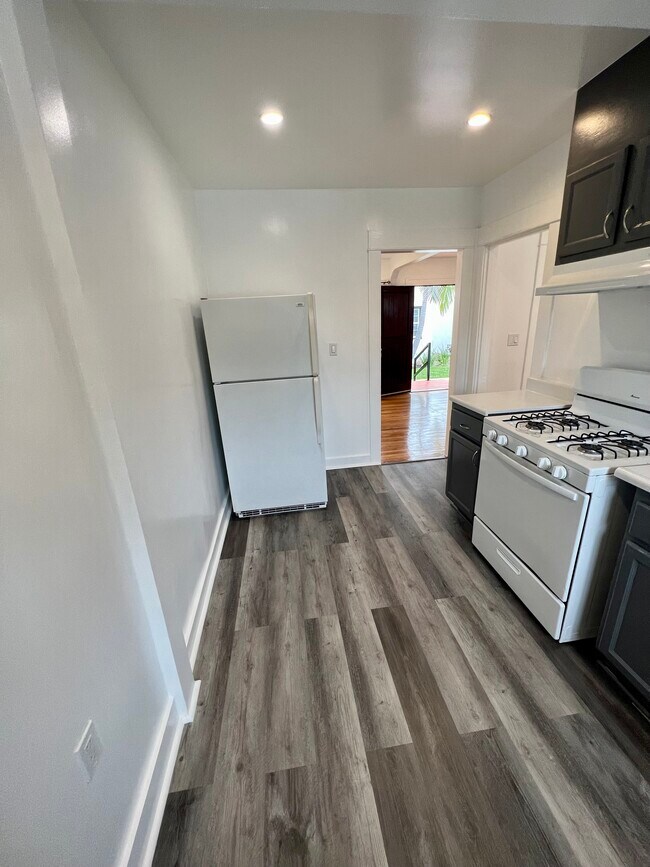 Building Photo - 36 N Bushnell Ave