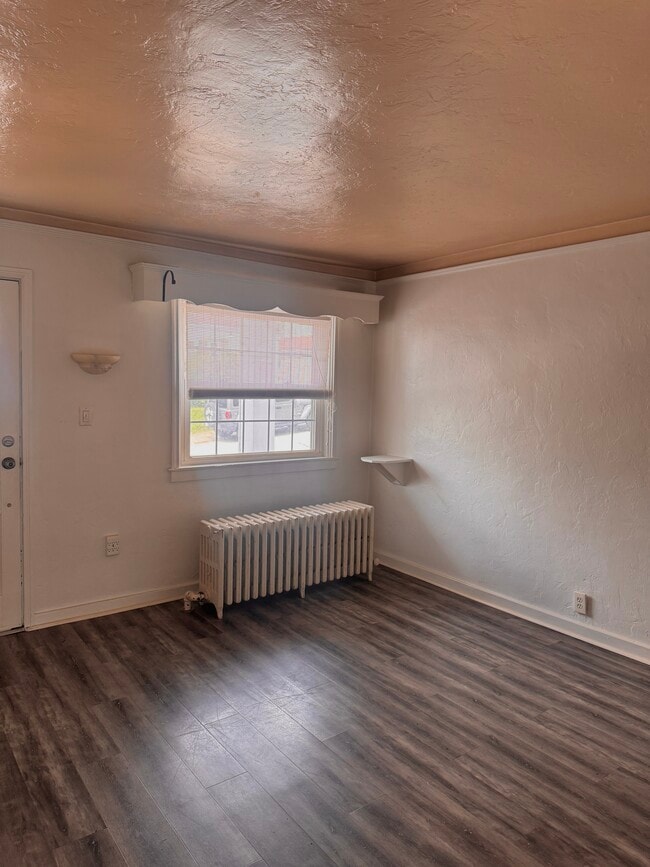 Building Photo - 531 Bluff St