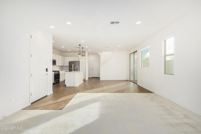 Building Photo - 1720 S 82nd Pl
