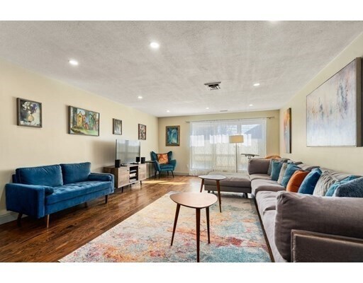 Foto del edificio - 405 Langley Rd
