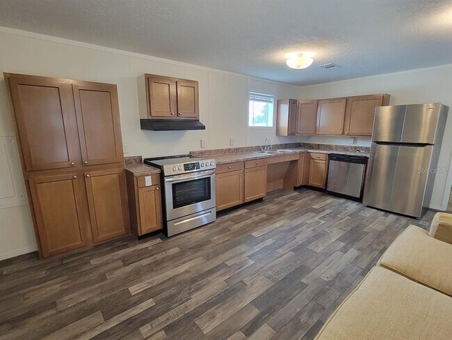 Building Photo - 5700 Holiday Park Blvd