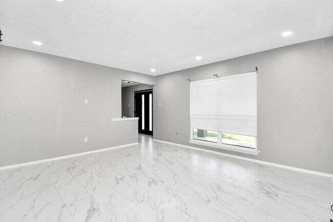 Foto del edificio - 20423 Blue Juniper Dr