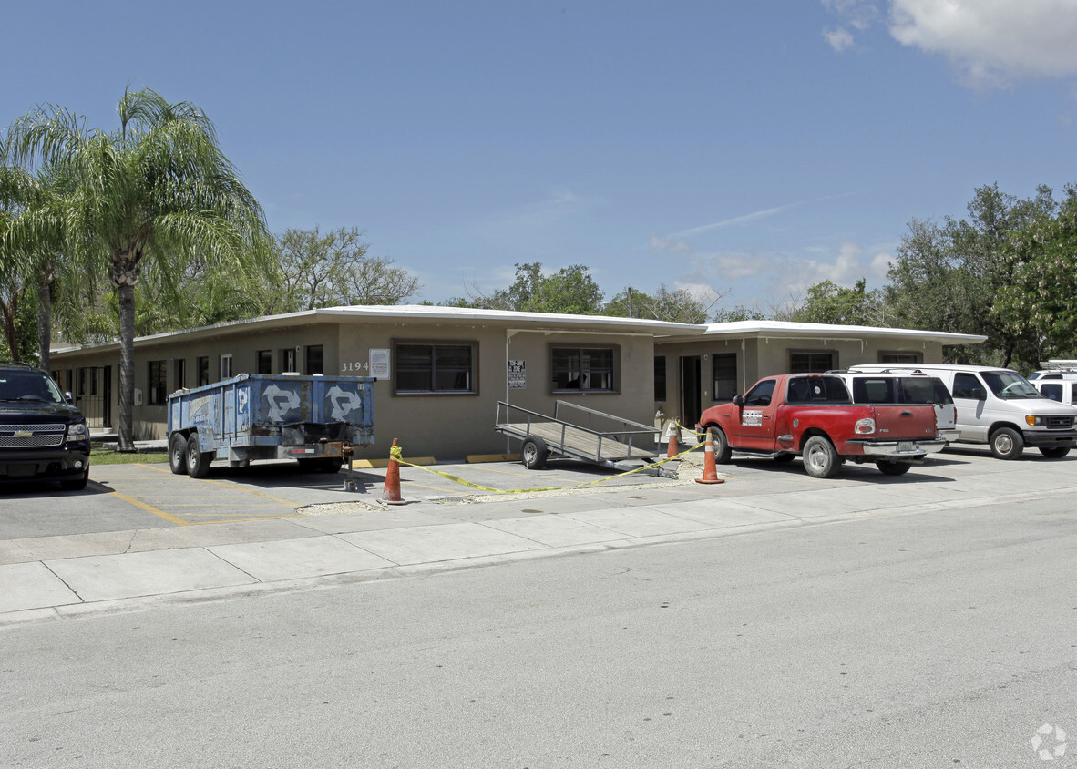 Primary Photo - Coral Gate Apartments