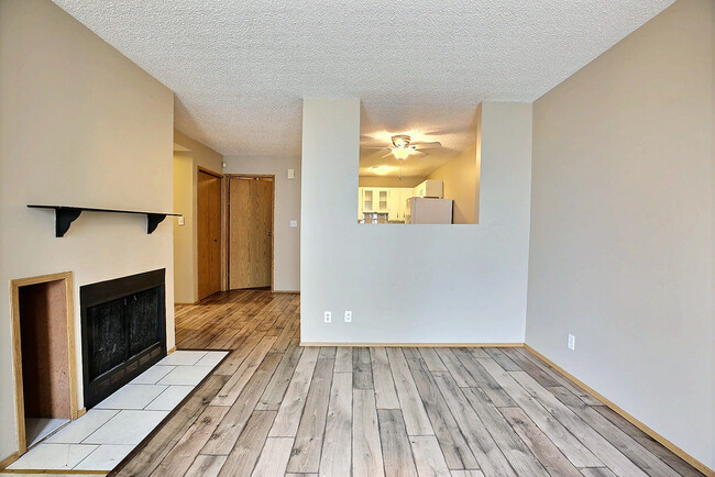Building Photo - 7255 Dalgliesh Dr