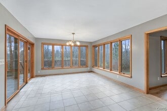 Building Photo - 3293 Greenleafe Dr