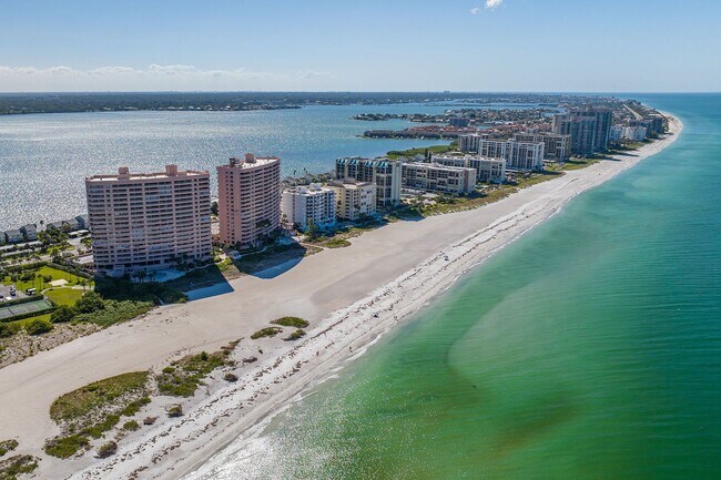 Building Photo - Beachfront Clearwater Condo Spectacular Wa...
