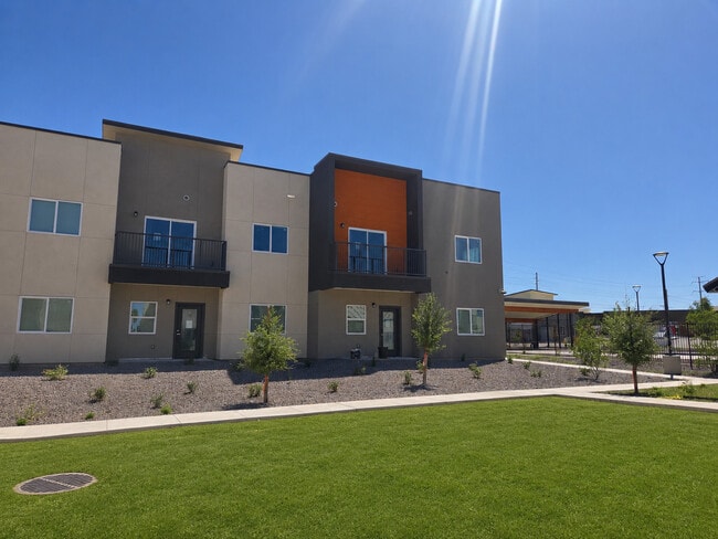 Building Photo - Echo Ridge