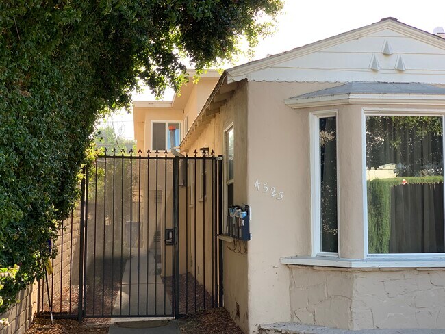 Building Photo - 4525 Coldwater Canyon Ave