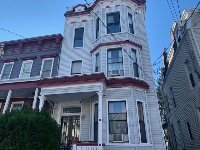 Primary Photo - 21 Sherman Pl