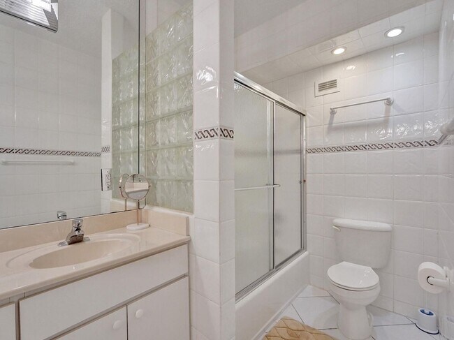 Foto del edificio - 3725 S Ocean Dr