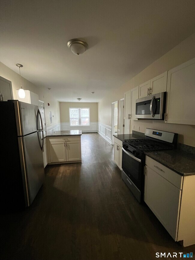 Building Photo - 410 S Main St