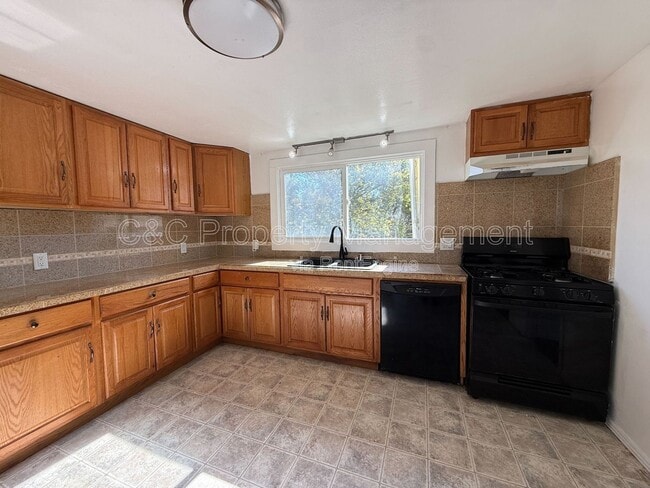 Building Photo - 39 Paddon Rd