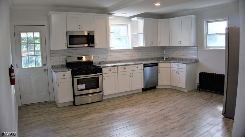 Primary Photo - 125 Weaver Ave