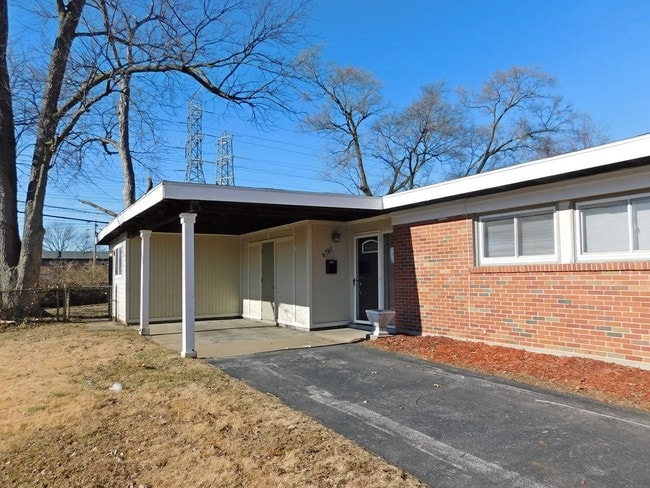 Building Photo - 6701 Alder Ave