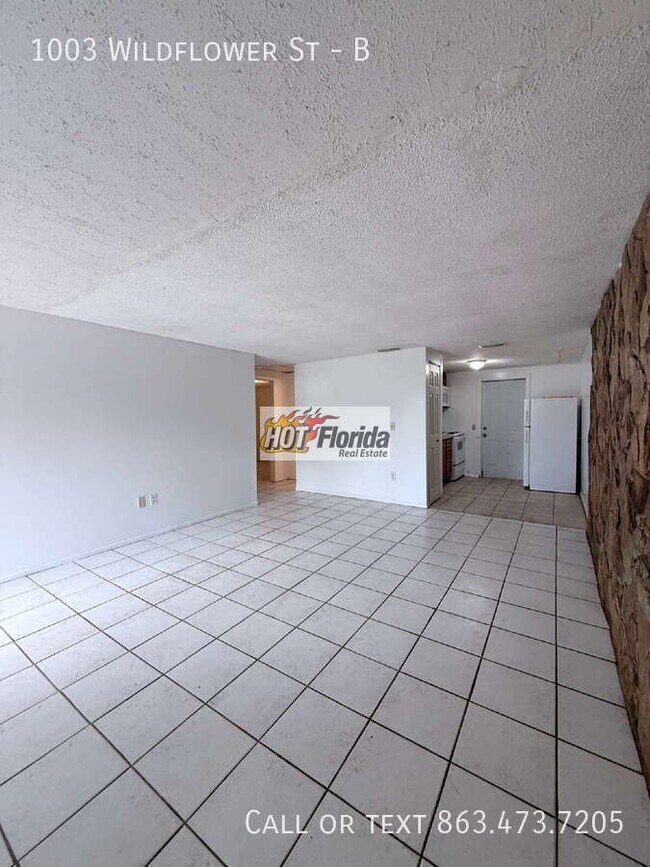 Foto del edificio - 1003 Wildflower St