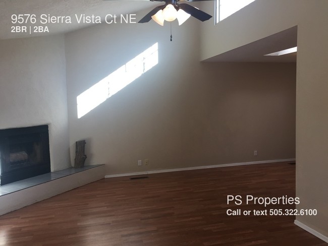 Foto del edificio - 9576 Sierra Vista Ct NE