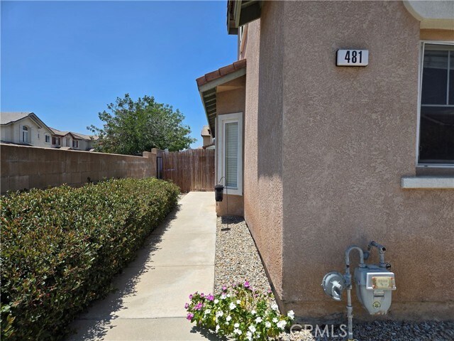 Foto del edificio - 481 Pinewood Ln