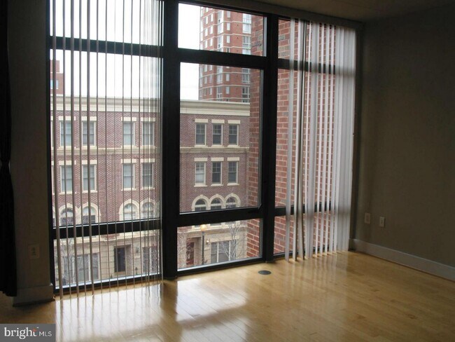 Foto del edificio - 520 John Carlyle St