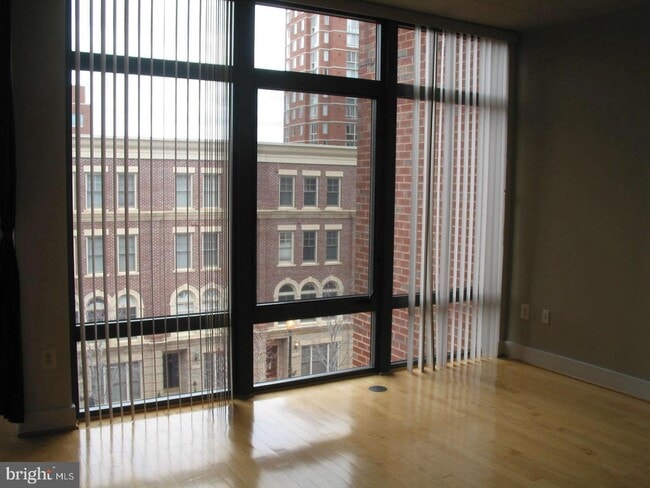 Building Photo - 520 John Carlyle St
