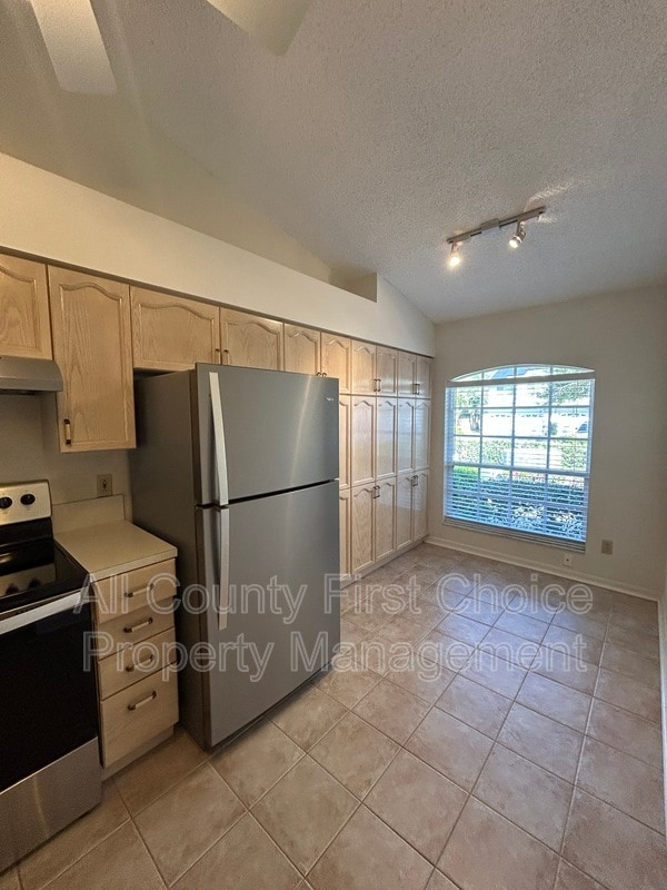 Building Photo - 2525 Stony Brook Ln