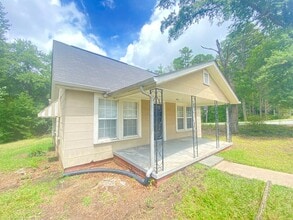 Building Photo - 815 Barnett St