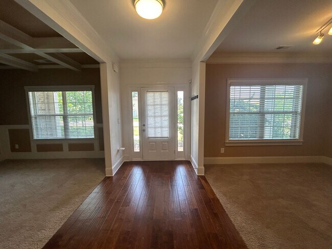 Building Photo - 60 Bayberry Hls