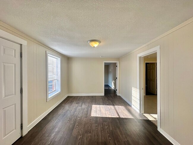 Foto del edificio - 1420 E Houston St