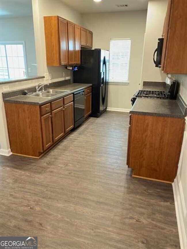 Foto del edificio - 3333 Thornbridge Dr
