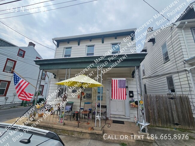 Building Photo - 463 N 5th St
