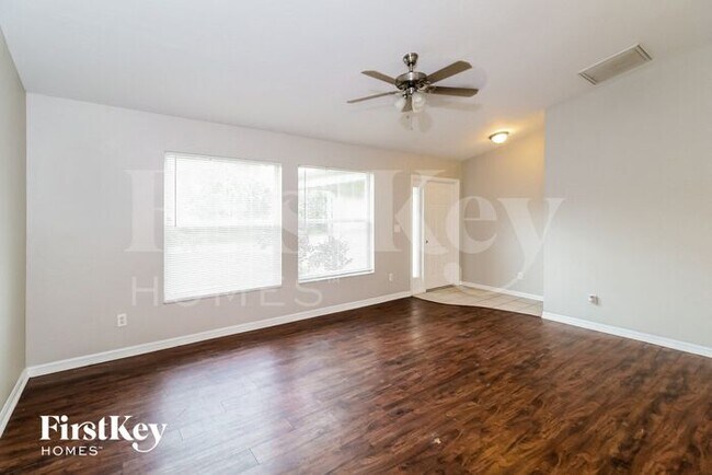 Building Photo - 2477 Alesio Ave