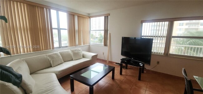 Foto del edificio - 1985 S Ocean Dr