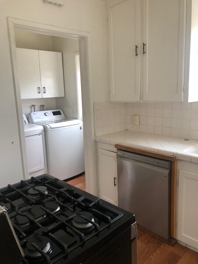 Foto del edificio - 4143 Wade St