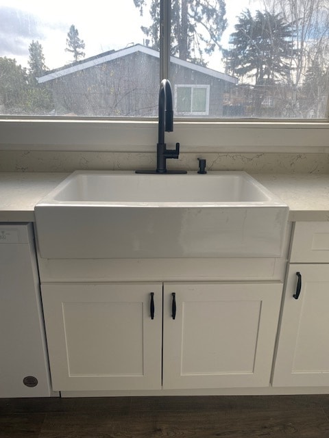 Farm kitchen sink - 1116 Dean Ave