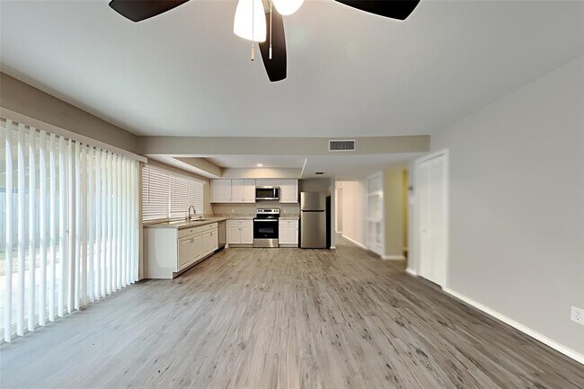Building Photo - 4614 Scone St