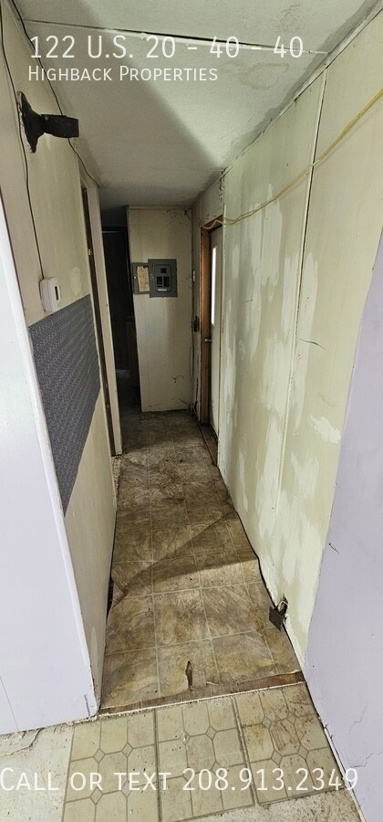 Foto del edificio - 122 US-20