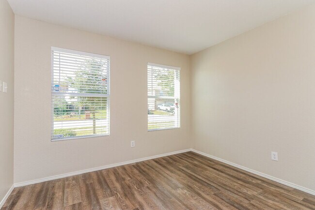 Foto del edificio - 7128 Little Mohican Dr