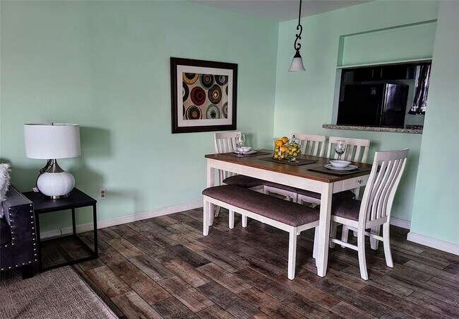 Foto del edificio - 3348 Burke Rd