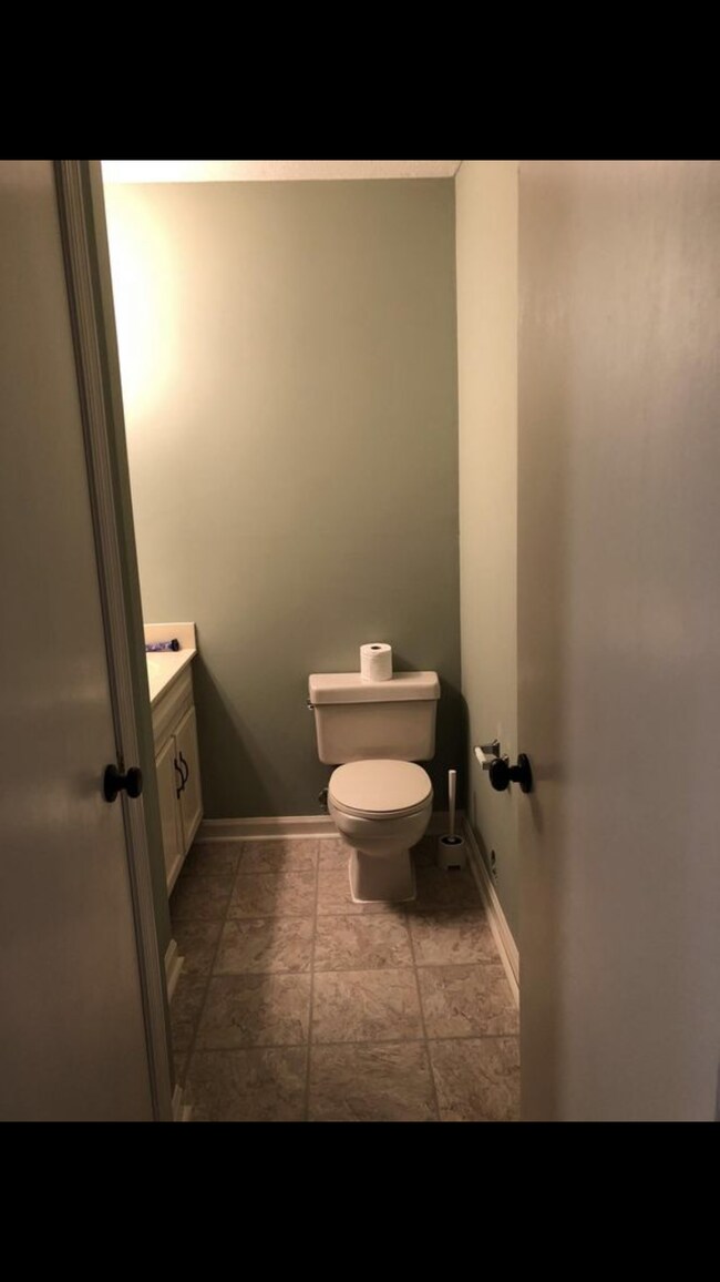 Building Photo - 326 W Midvale Ave