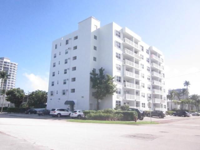 Foto del edificio - 720 Orton Ave