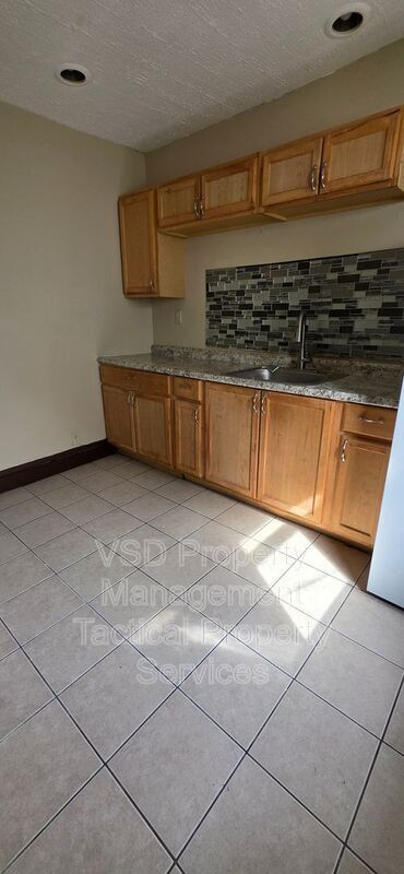 Foto del edificio - 19101 Nitra Ave