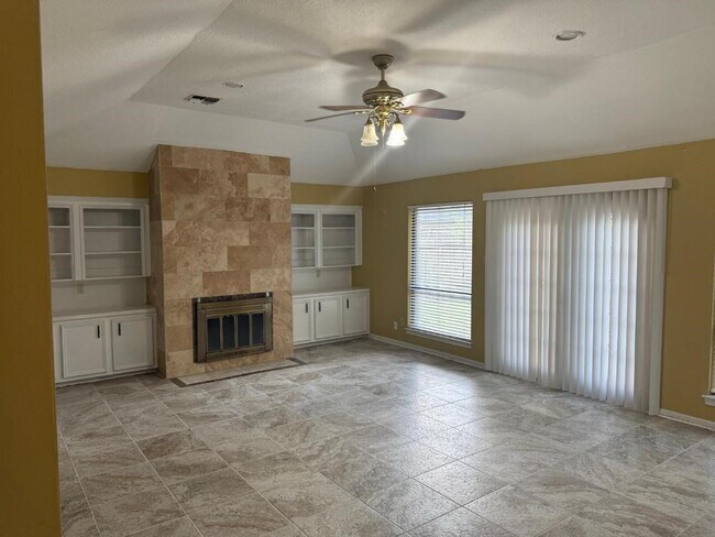 Foto del edificio - 15111 Paso Real Dr