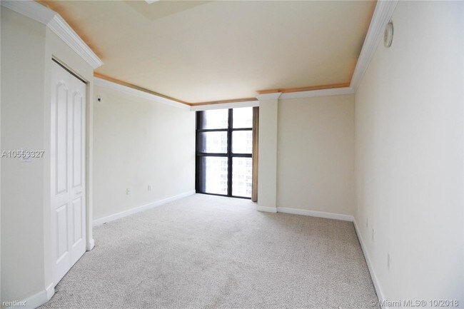 Building Photo - 5757 Collins Ave