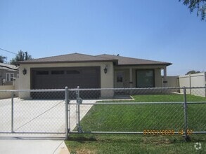 Building Photo - 1593 Hillcrest Ave