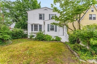Building Photo - 1079 Stanton Ave