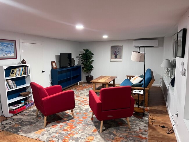 Building Photo - 1621 Vt 128