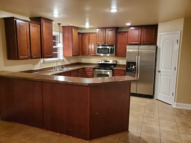 Building Photo - 2504 Millwood Cir SE