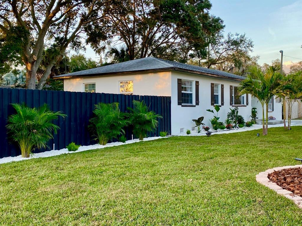 Primary Photo - 1600 Pasadena Dr