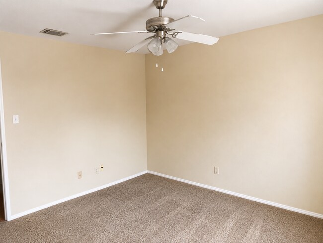 Foto del edificio - 1296 Speight Ave