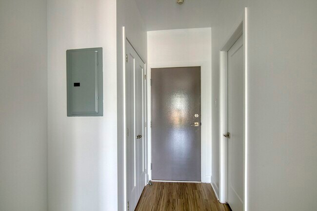 Photo du bâtiment - 6600 Av. de Darlington